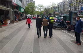 助人为乐情常在，传递城管正能量