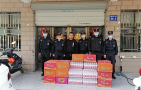 一线慰问暖人心 齐心协力抗疫情 ——星桥街道城管执法中队慰问民泰公司驻星桥市容项目一线员工