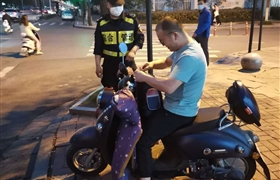 民泰公司驻星桥市容项目队员捡到书包